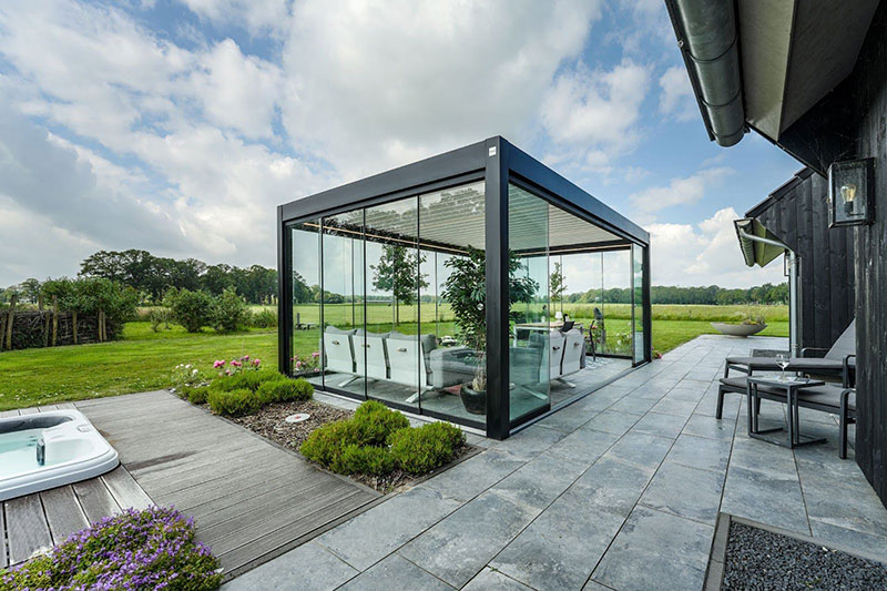 Comment choisir une pergola autoportante pour votre jardin